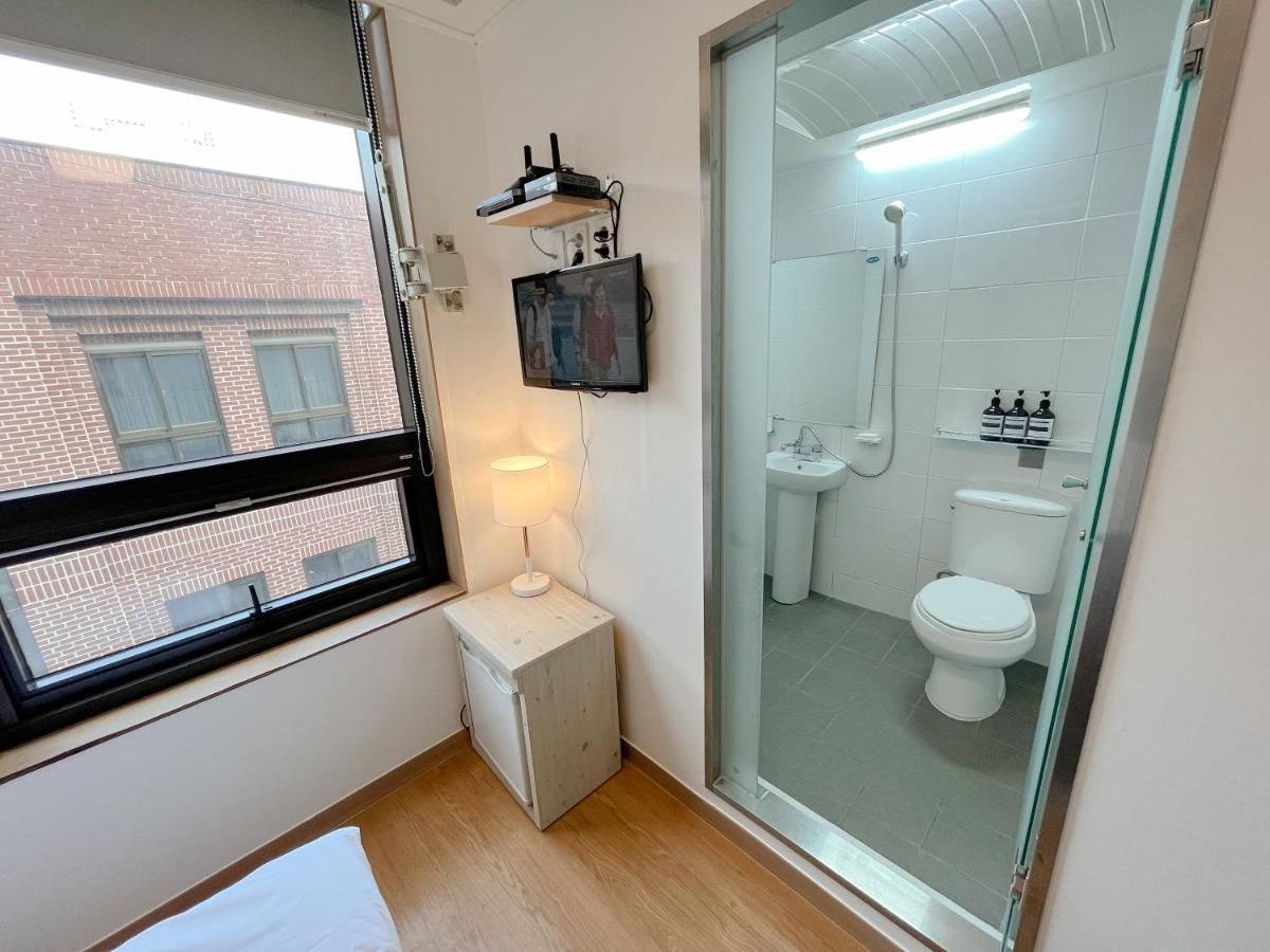 K9 Myeongdong Hotel โซล ภายนอก รูปภาพ
