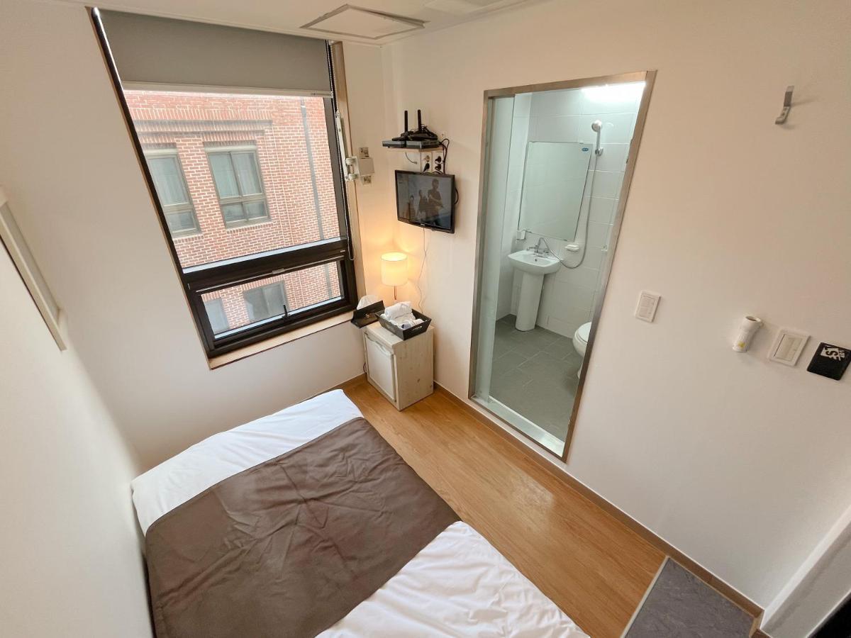 K9 Myeongdong Hotel โซล ภายนอก รูปภาพ