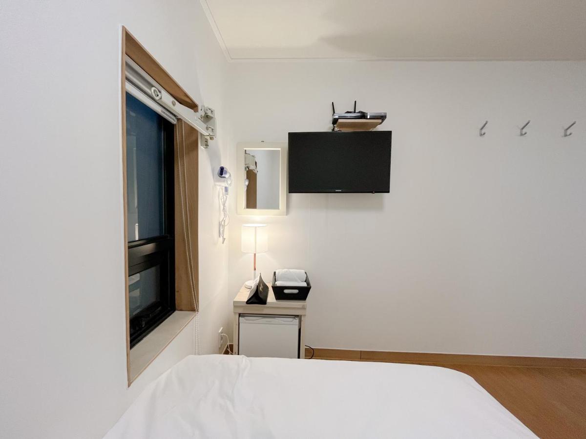 K9 Myeongdong Hotel โซล ภายนอก รูปภาพ